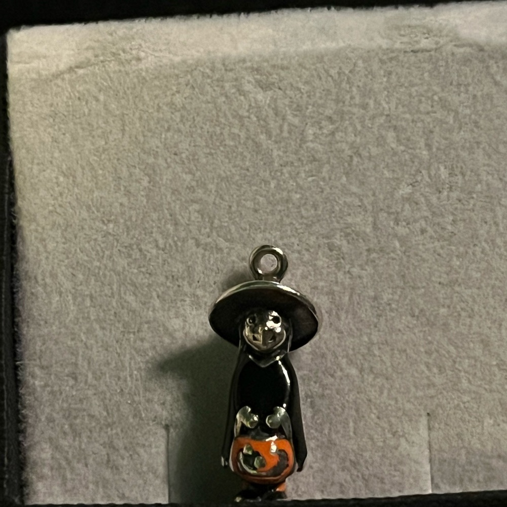 BOO!!! Adorable enamel james avery Halloween witch charm